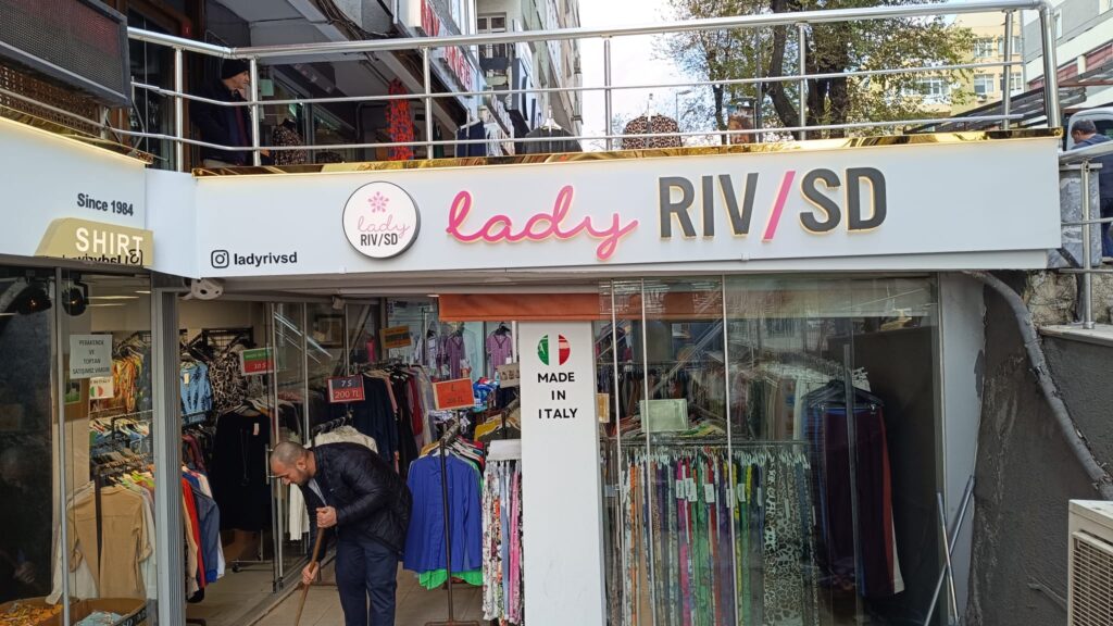 Lady Rıv / Sd – İnci Gömlek Merter