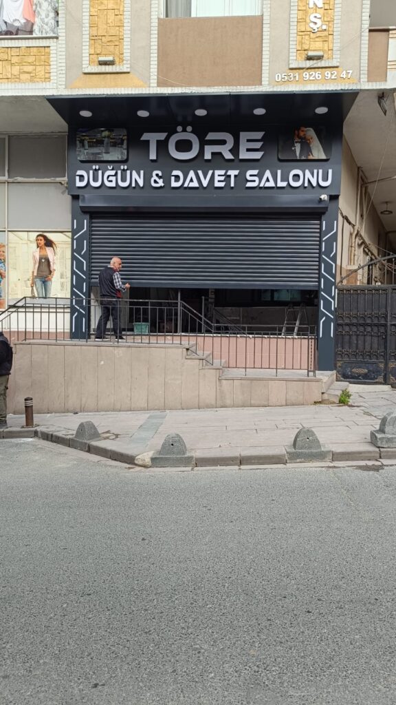 Tore dugun salonu isikli tabela kucukcekmece