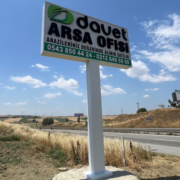 Davet arsa ofisi totem tabela modeli