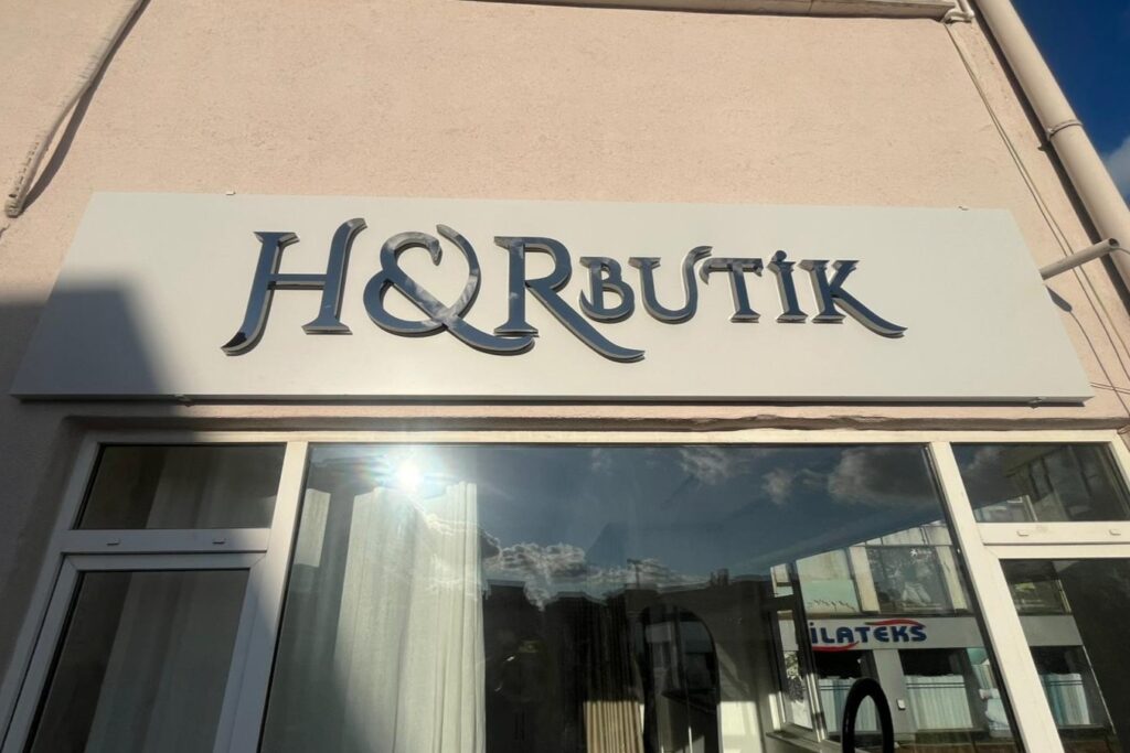 HR butik merter kutu harf tabela