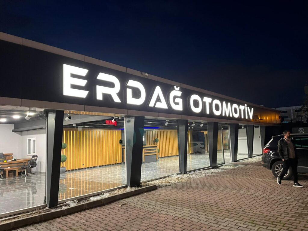 Erdağ Otomotiv Hadımköy – Işıklı Totem ve Kutu Harf Tabela Uygulaması