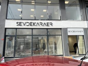 Sevdekarer zeytinburnu isikli tabela