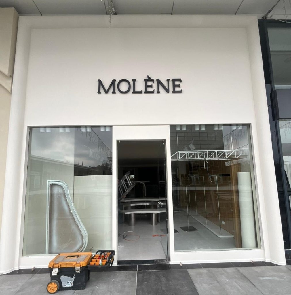 Molene zeytinburnu butik tabelası örneği