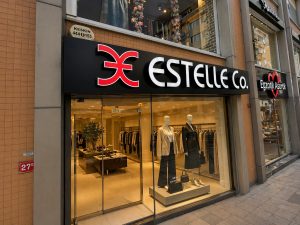 Estelle merter bayan giyim tabela ornegi